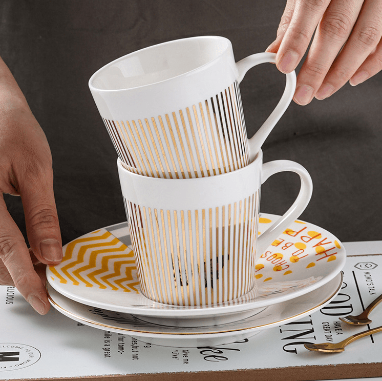 MirrorCupper™ – Reflektierende Designer-Kaffeetasse für stilbewusste Genießer