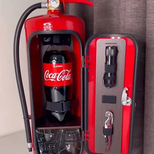 Feuerlöscher Mini-Bar Metall | Abschließbar mit Schlüssel oder Riegel | Ausgefallenes Geschenk für Herren zum Geburtstag 2