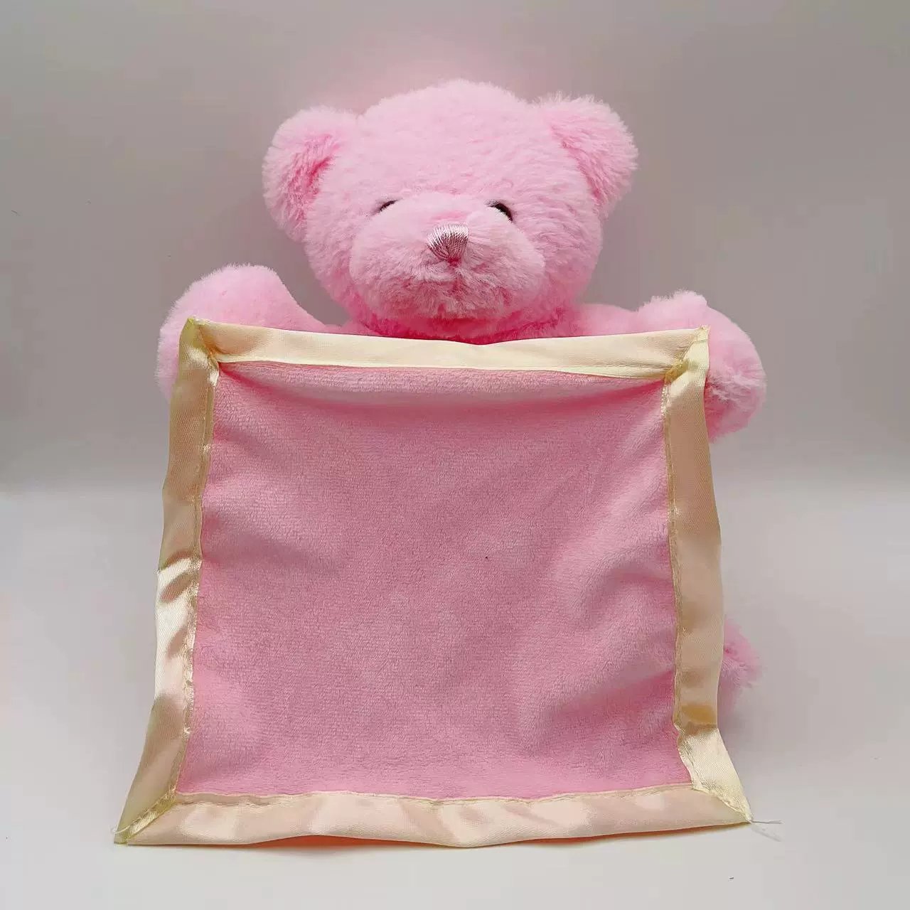 PlushyBoo™ – Peek-a-Boo Teddybär-Spielzeug