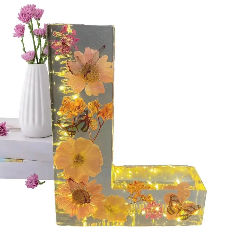 Blumenlampe handgefertigt mit Trockenblumen in Harz