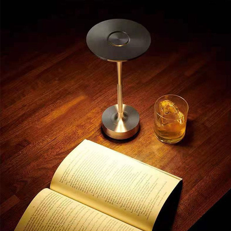 Milana™ – Galvanisierte Metall-LED- Tischlampe