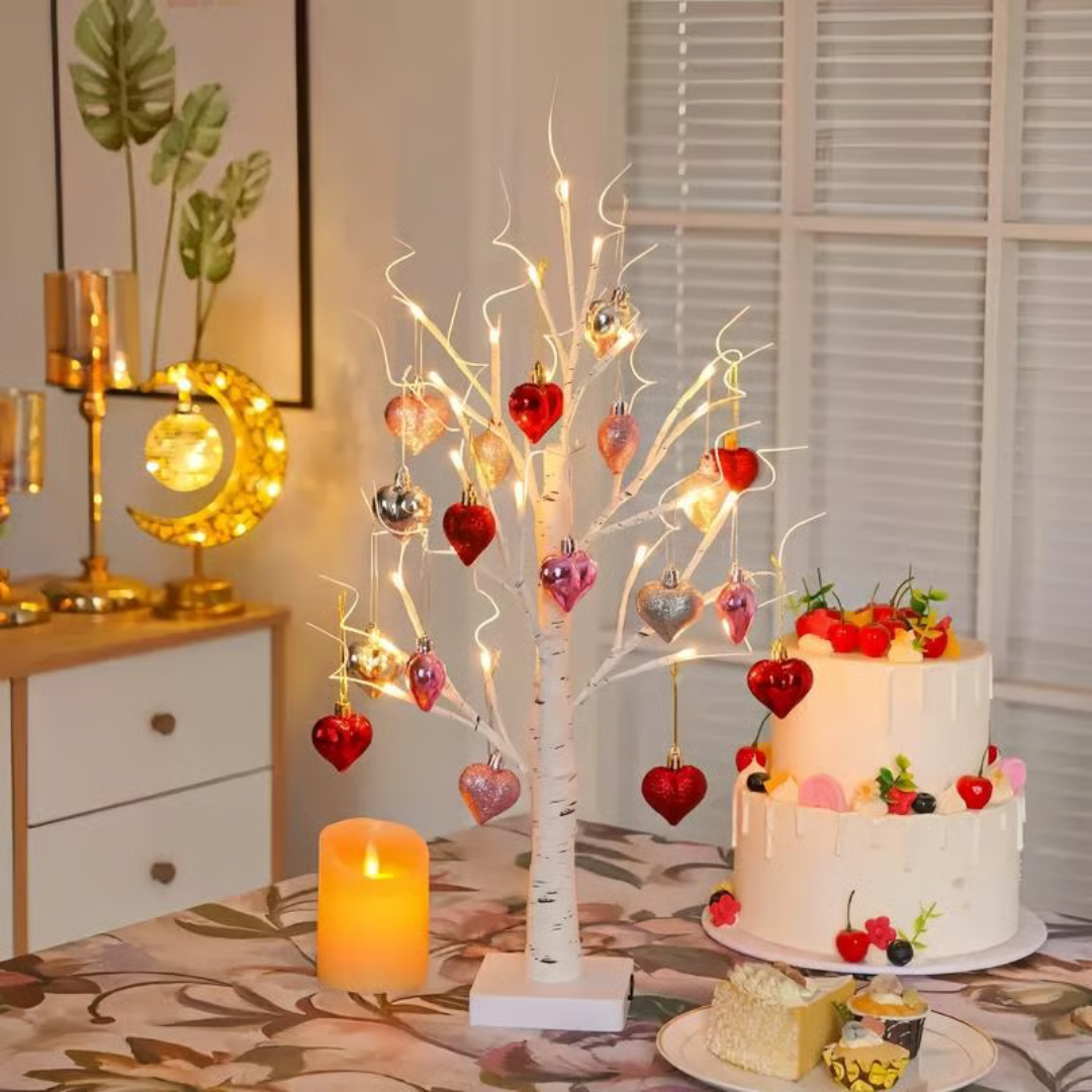 LED Birkenbaum mit 18 Herzanhängern, 60 cm | Warmweißes Licht, Batterie oder USB | Biegbare Zweige für individuelle Form 1