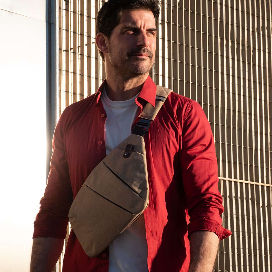 SafeCarry™ - Umhängetasche - Perfekt zum Reisen, Wandern und als Diebstahlschutz!