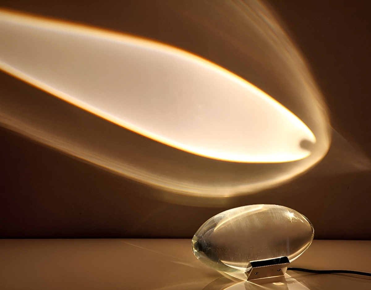 Projektionslampe mit Glas- und Metallgehäuse | Facettierte Kristalllinse | Sanftes Licht- und Schattenspiel an der Wand 7