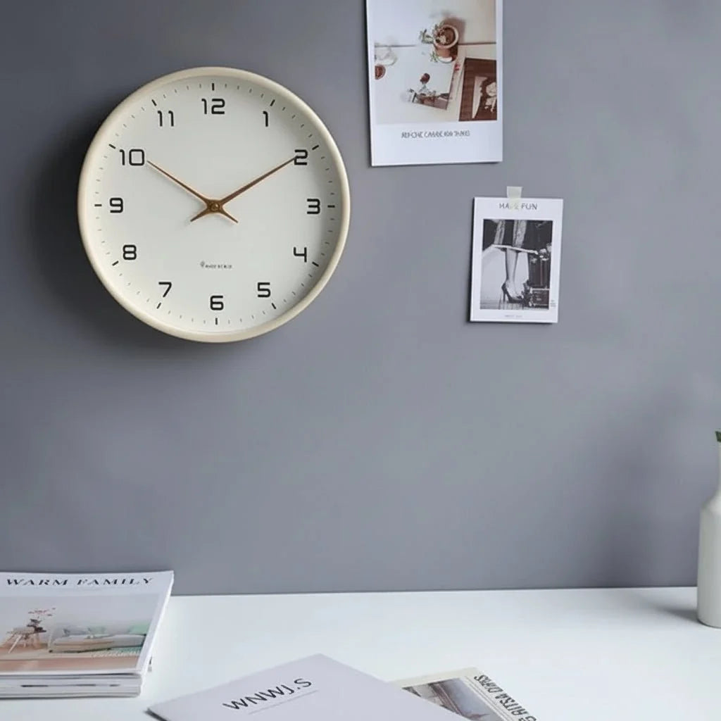 Wanduhr aus Holz und PVC | Skandinavisches Design mit leisem Quarzuhrwerk | Zeitlose Deko für Wohnzimmer, Büro und Schlafzimmer 1