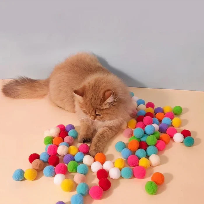 PlushGun™ – Interaktiver Plüschballwerfer für Katze