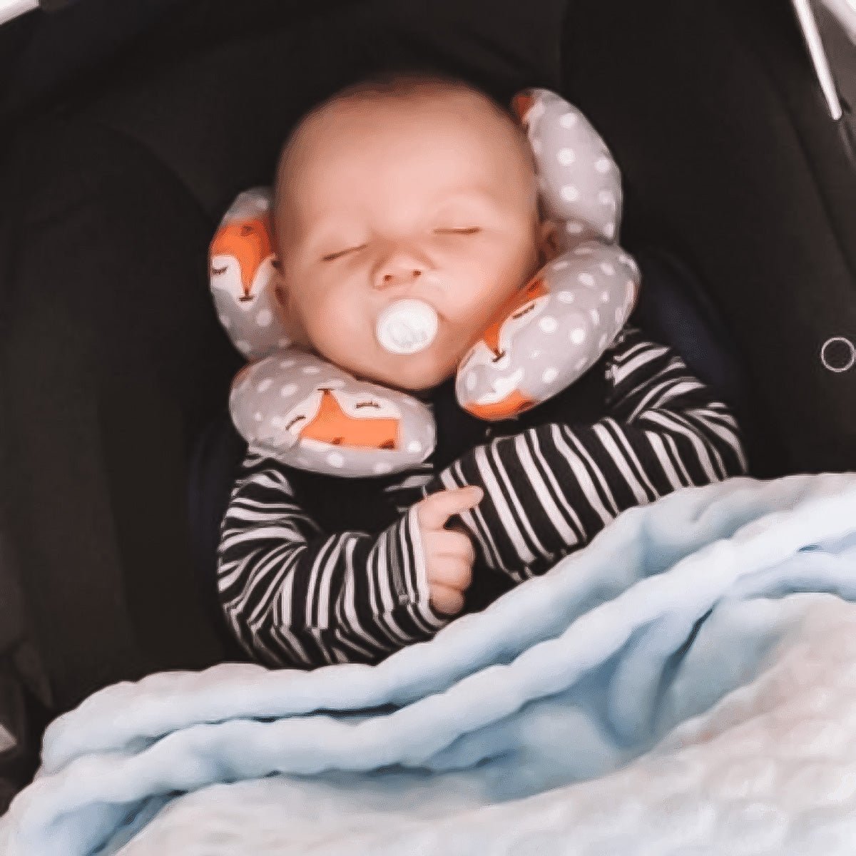 1+1 Gratis | PillowNeck – Orthopädisches Babykissen