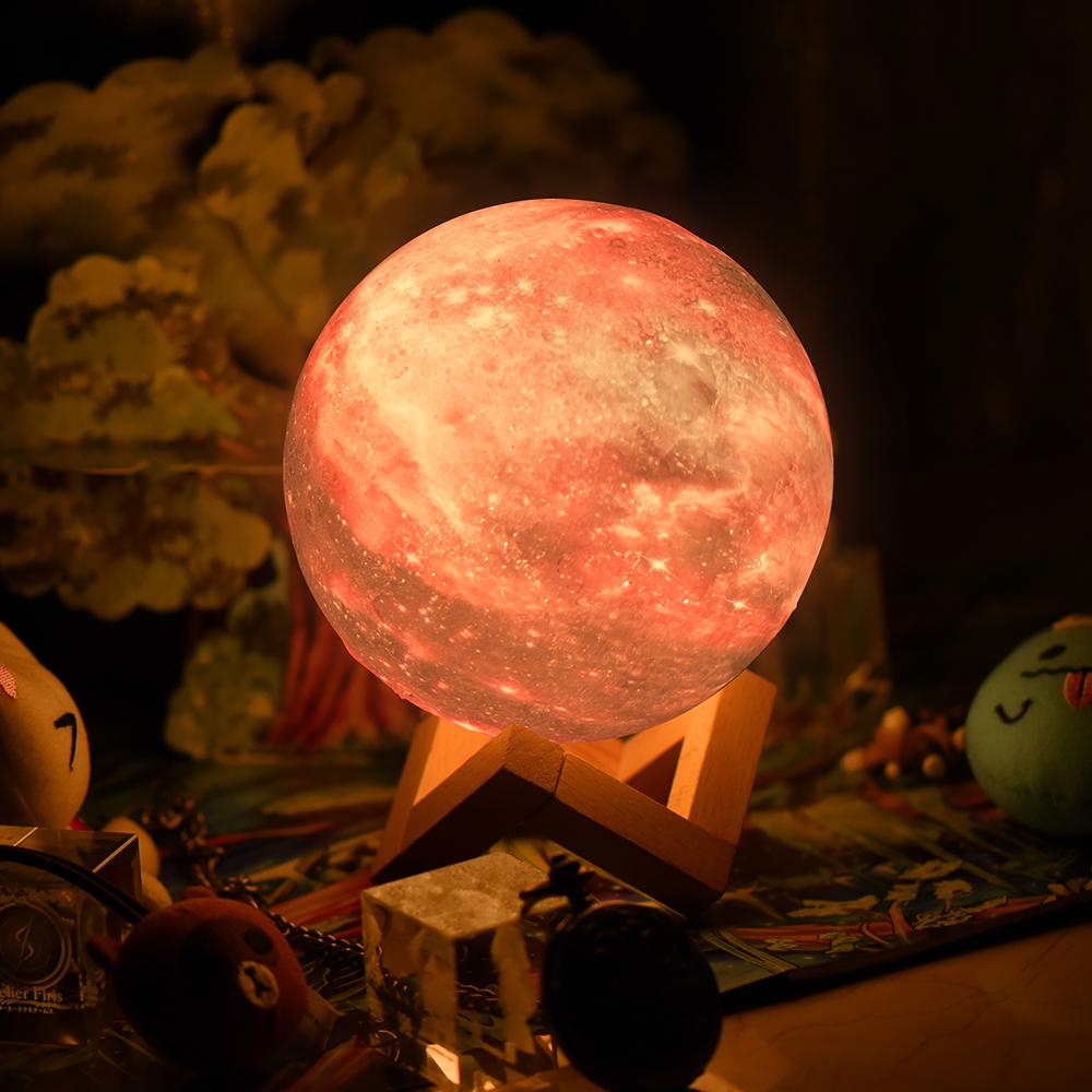 3D Mondlampe PLA-Kunststoff 8-18 cm | 16 Farben, Touch & Fernbedienung | USB-wiederaufladbar inkl. Holzständer 4