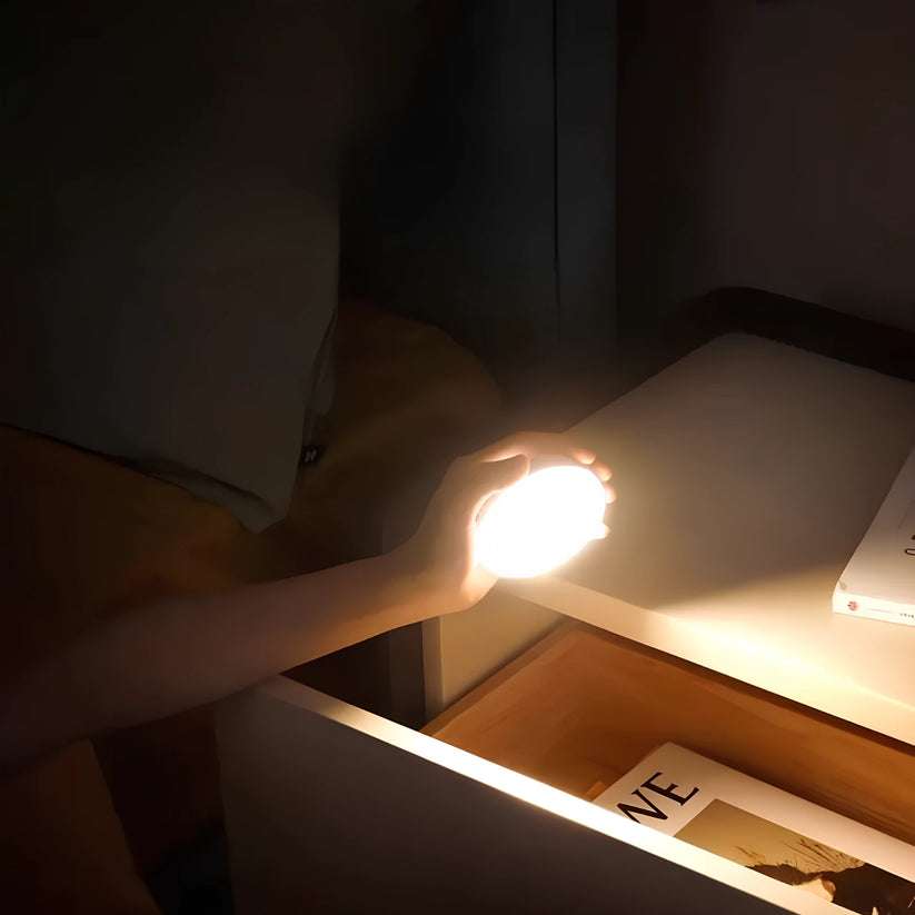 LED-Leuchte mit Bewegungssensor, ABS, 8,6 cm Durchmesser | Warmweiss | Kabellos mit USB-Ladeanschluss und Batteriebetrieb 6