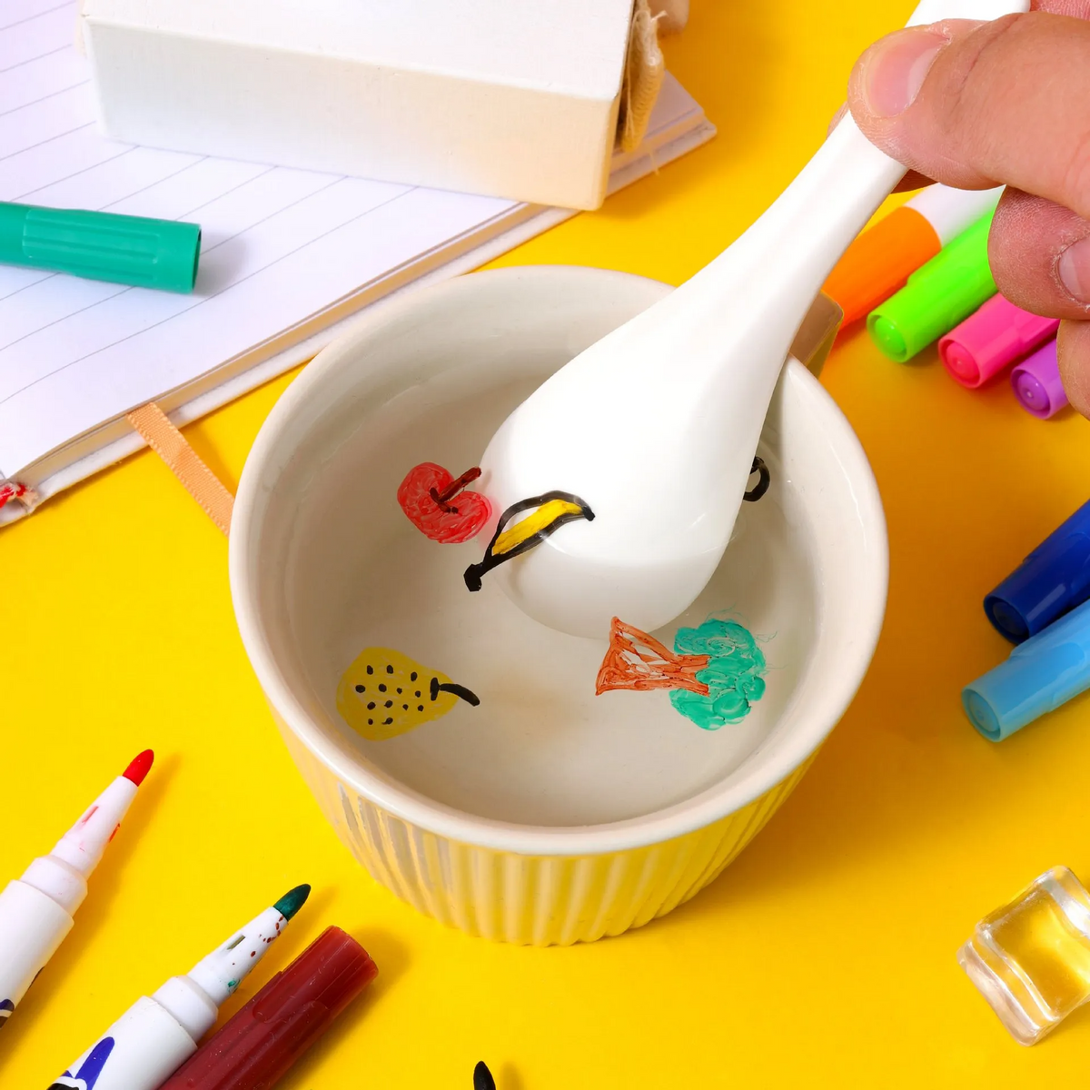 1+1 Gratis | Magic Water Markers Set - Kreative Kunstwerke im Wasser inkl. Keramiklöffel!