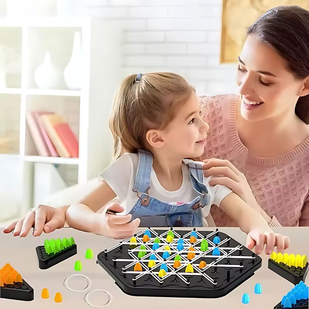 KnotFun™ - Dreieckiges Schachspiel aus Kettengliedern