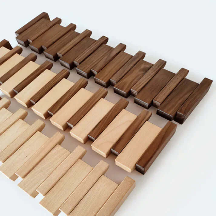 Garderobenleiste Holz, 8 Klapphaken | Klavierdesign, Nussbaum & Buche | Platzsparende Magnethaken für die Diele 5