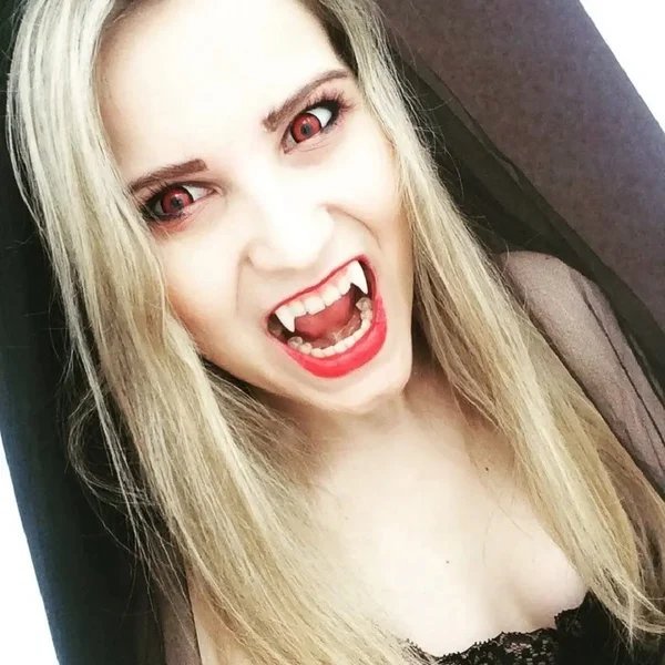 1+1 Gratis | VampFangs™ – Automatisch einziehbare Vampirzähne