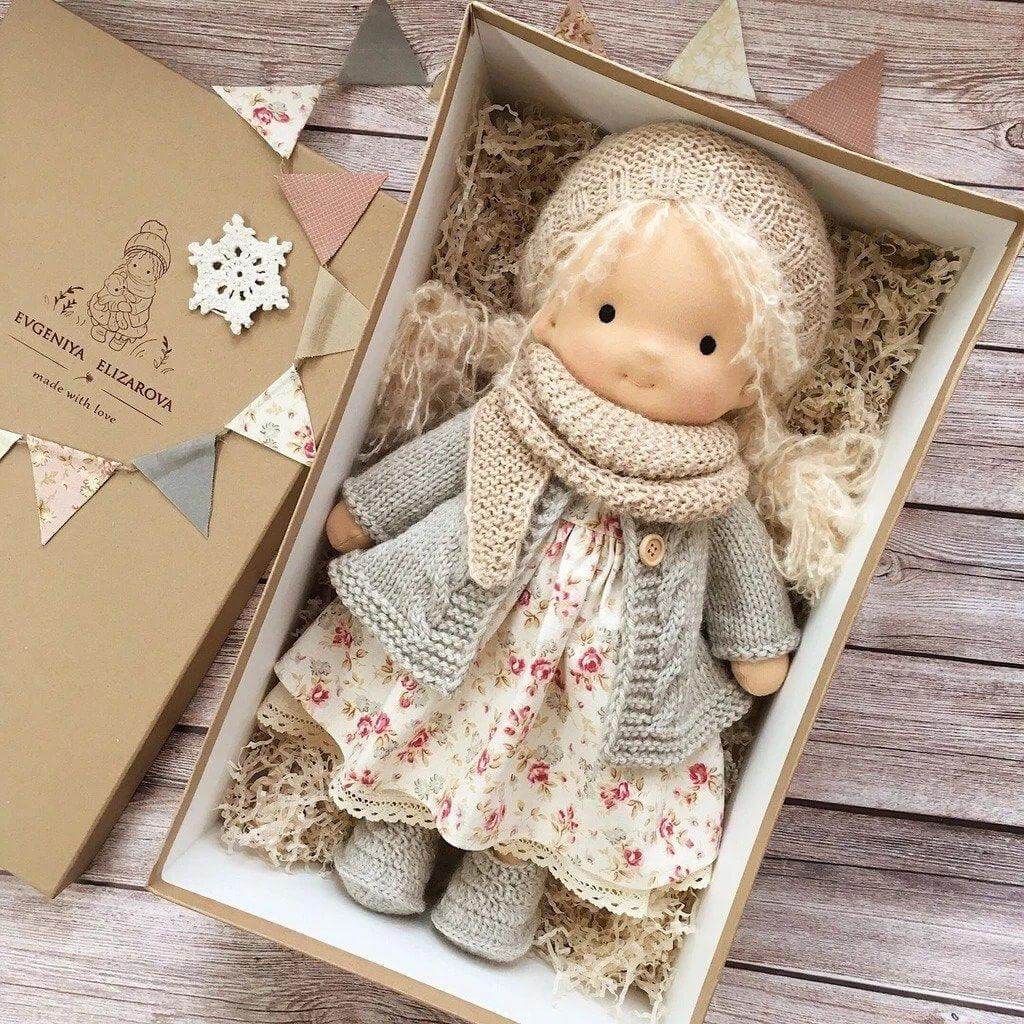 Handgefertigte Stoffpuppe aus Baumwolle | Weiches, minimalistisches Design | Fördert Fantasie und Geborgenheit 6