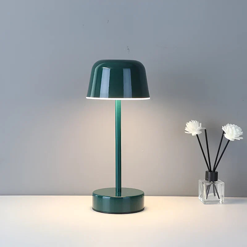 LED-Tischlampe Kunststoff 15 x 15 x 30 cm | Retro-Design, 5 Farben | Kabellos mit 12 Stunden Akkulaufzeit und USB-Ladung 6