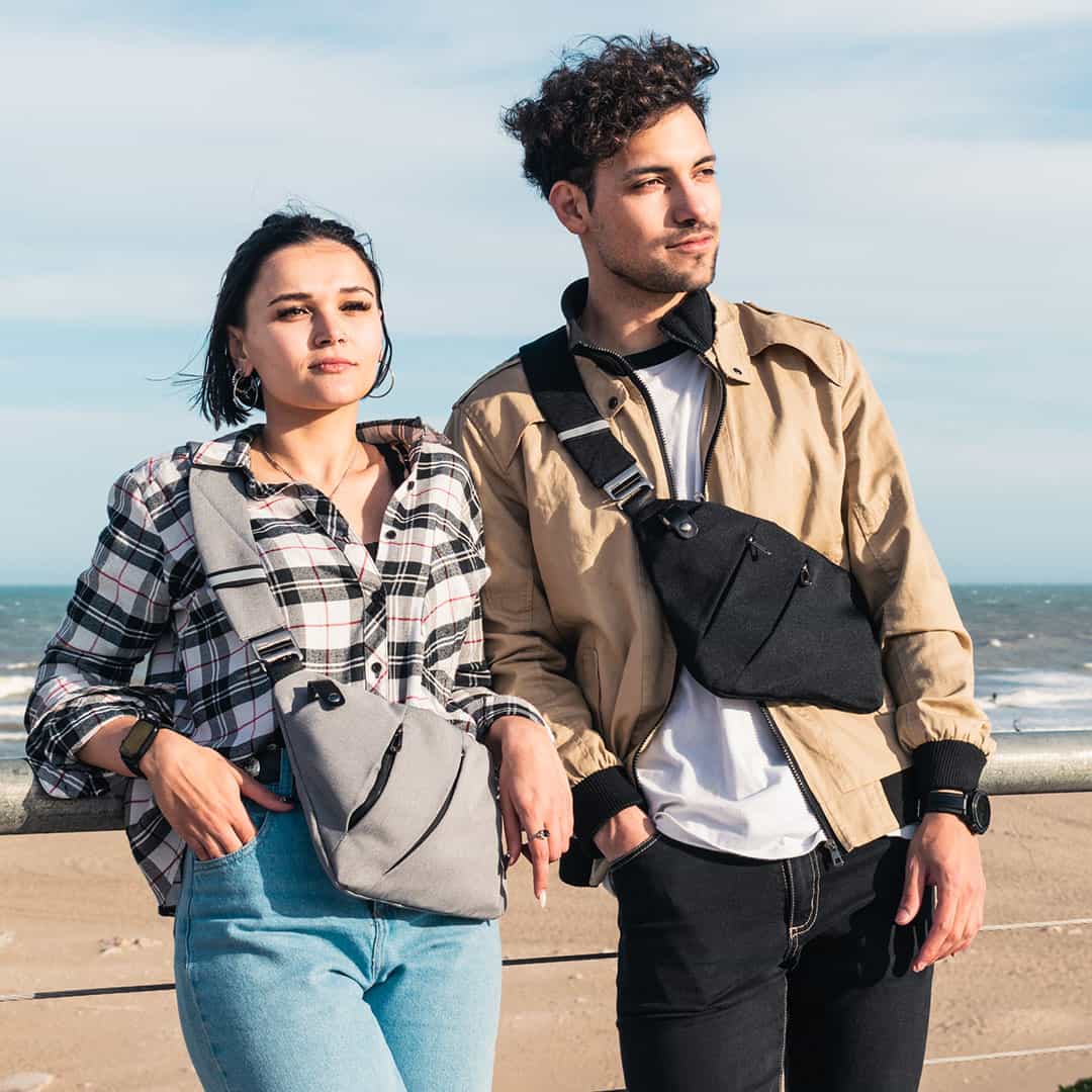 SafeCarry™ - Umhängetasche - Perfekt zum Reisen, Wandern und als Diebstahlschutz!