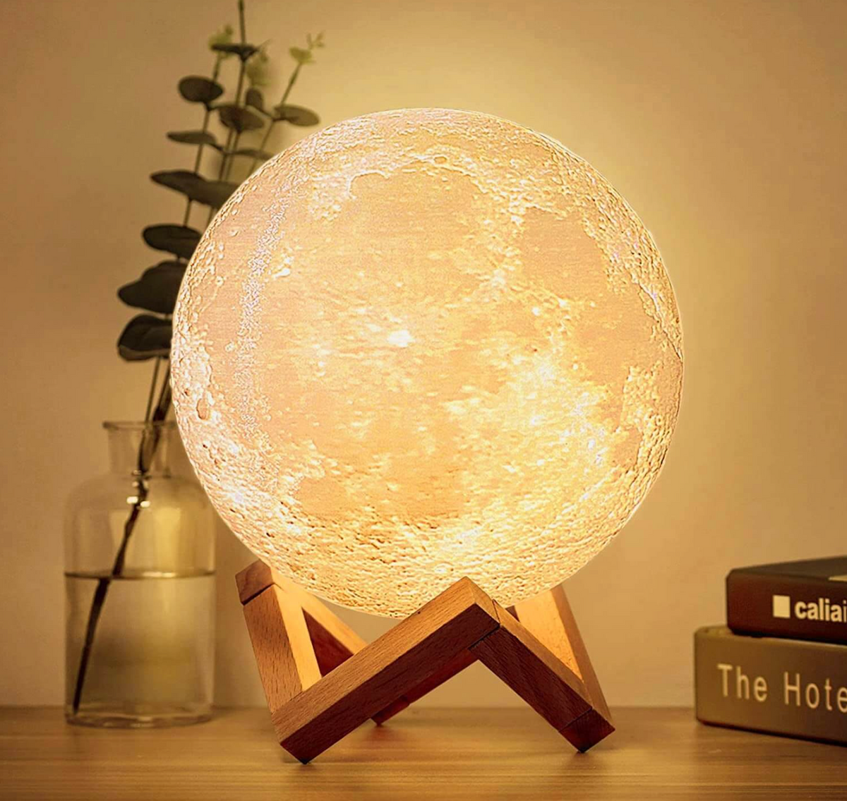 LED Mondlampe Kunststoff 15/22 cm | Weiß mit Holzständer | 16 Farben, Fernbedienung, kabellos & USB-aufladbar für zuhause 3