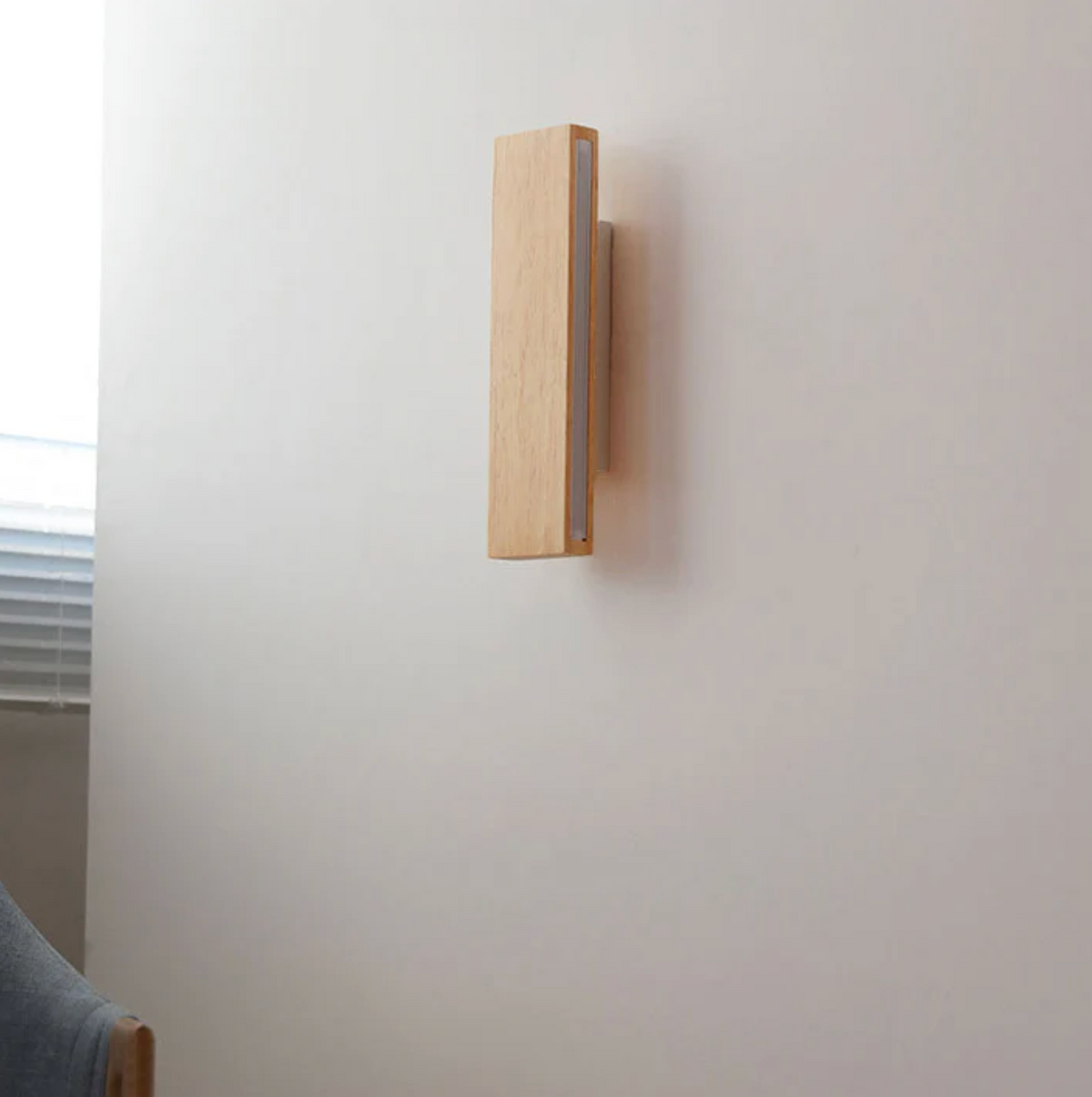 Holz-Wandleuchte mit LED-Lichtlinie | Massivholz, Montage in jeder Ausrichtung | Ideal für Schlafzimmer, Flur & Treppenhaus 15