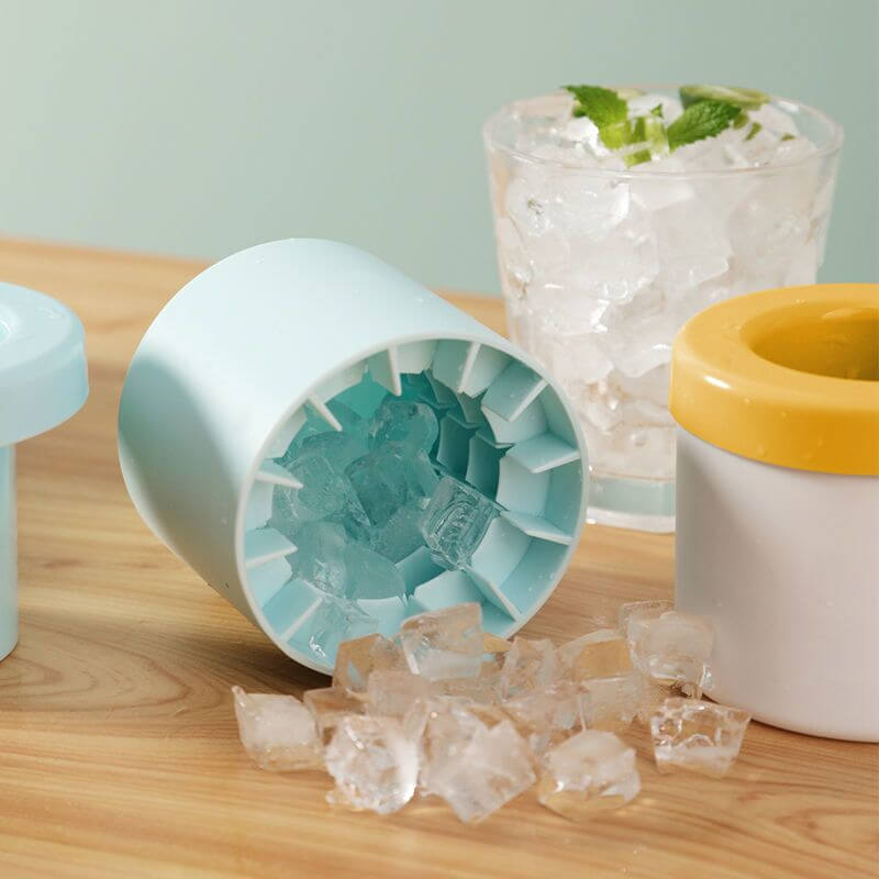 1+1 Gratis | IceFrozen™ – Tragbarer Silikon-Eiswürfelbereiter mit Deckel