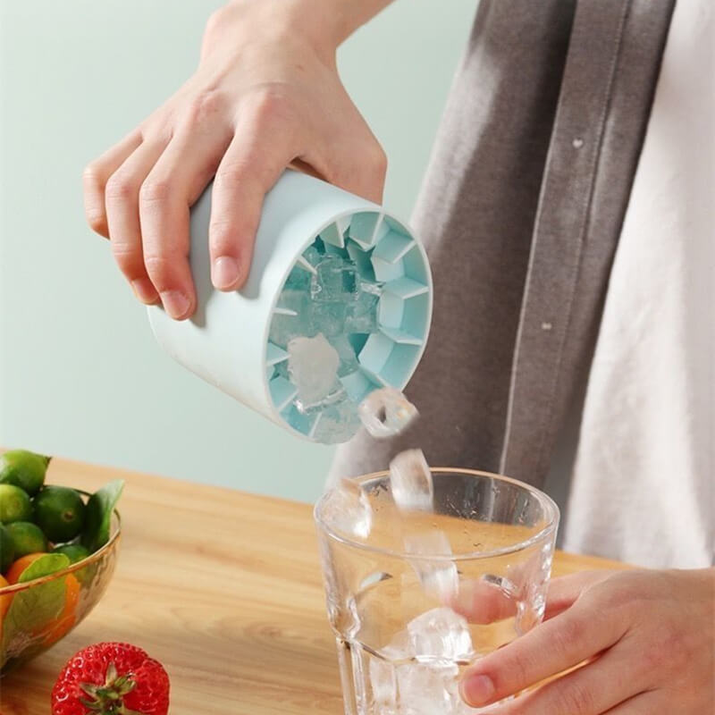 1+1 Gratis | IceFrozen™ – Tragbarer Silikon-Eiswürfelbereiter mit Deckel