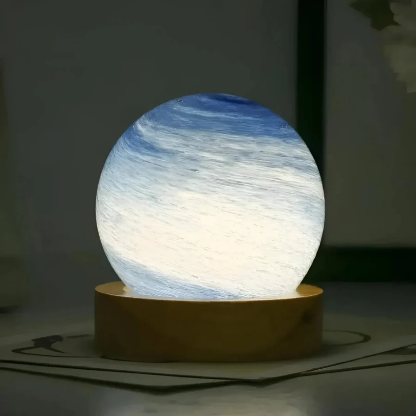 3D-Mini-Planetenlampe aus Glas und Holz | Stimmungsvolles Licht mit 3D-Effekt | Nachtlicht und Tischlampe für jeden Raum