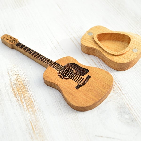 GuitarBox™ - Hölzerne Gitarrenplektrumbox mit Ständer