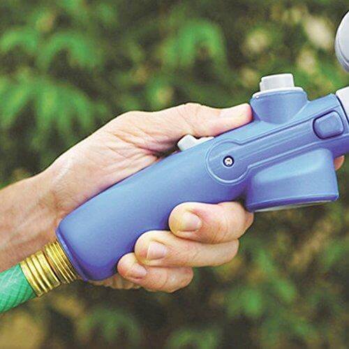 360° Hundedusche aus ABS und PP | 2-in-1 Shampoospender integriert | Passt an jeden Gartenschlauch, für alle Hunderassen 3